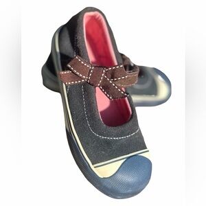 Morgan & Milo girls blue suede sneakers 
Size 11.5 
Velcro brown bow strap